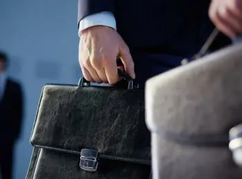 российских чиновников обяжут соблюдать кодекс этики и служебного поведения - Сайт Газеты «Совершенно Секретно»