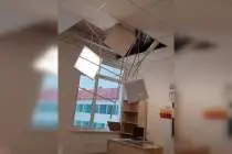На Колыме в школе, построенной за три миллиарда рублей, на младшеклассников упал потолок