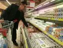 Россияне в 2015 году потратят на продукты более половины доходов