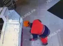 В Ярославле мужчина вооружился игрушечным пистолетом и ограбил ювелирный салон на ₽479 тыс (ВИДЕО)