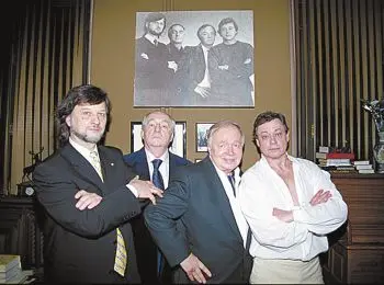 ПУТЬ К «ОБЫКНОВЕННОМУ ЧУДУ» НАЧИНАЛСЯ С «РАЗГРОМА» - Совершенно Секретно