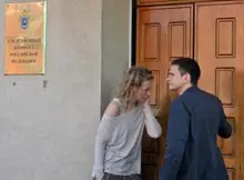 «Путин нам помогает, запихивая нас в автозаки» - Совершенно Секретно