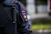 Полиция в Свердловской области задержала пришедшего в школу с ружьем мужчину