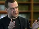 Медведев пообещал симметрично ответить на антироссийские санкции Запада
