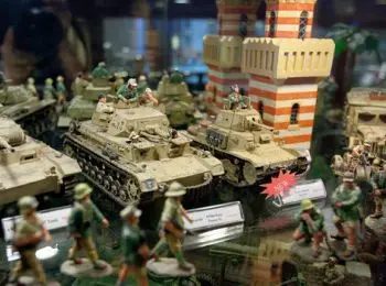 ВОЕННО-ИСТЕРИЧЕСКАЯ МИНИАТЮРА - Совершенно Секретно