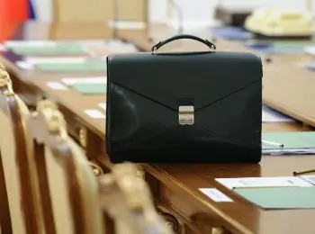 путина просят лишить привилегий бывших губернаторов - Сайт Газеты «Совершенно Секретно»