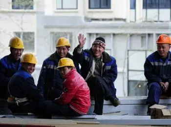 медведев одобрил соглашение о приеме граждан киргизии на работу в россии - Сайт Газеты «Совершенно Секретно»