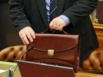 правительство одобрило идею сажать чиновников за трату бюджетных денег на самопиар - Сайт Газеты «Совершенно Секретно»