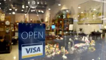 Visa снизит комиссию на покупки автомобилей и недвижимости с карты