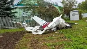 Самолет рухнул в огороде частного дома в Татарстане. Погибли курсант и инструктор
