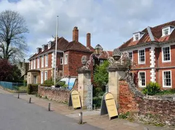 поток туристов в солсбери сократился из-за отравления скрипалей - Сайт Газеты «Совершенно Секретно»