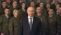 Фоном для новогоднего обращения Путина стали военнослужащие (ВИДЕО)