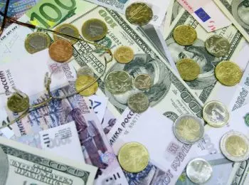 рубль подешевел к доллару и евро из-за нефти и греции - Сайт Газеты «Совершенно Секретно»