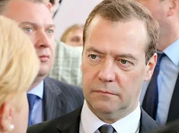 медведев пообещал жителям рф рост зарплат - Сайт Газеты «Совершенно Секретно»