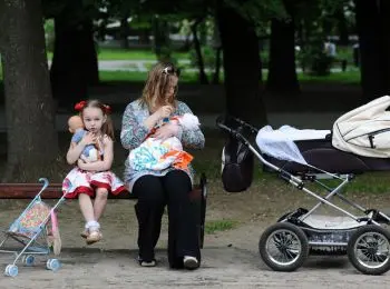 россиянам разрешат тратить маткапитал на нянь и частные детские сады - Сайт Газеты «Совершенно Секретно»