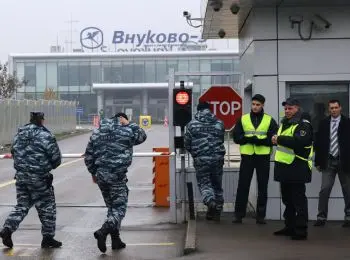 водитель столкнувшейся с самолетом снегоуборочной машины задержан - Сайт Газеты «Совершенно Секретно»