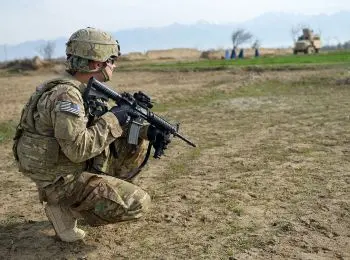 ГОЛЫЙ ПИСТОЛЕТ - Совершенно Секретно