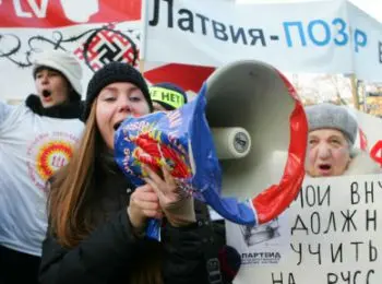 ЗА СПИНОЙ У БОЛЬШИНСТВА - Совершенно Секретно