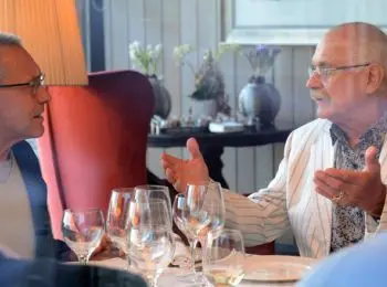 лужков предложил поставлять продукты для миллиардного фаст-фуда михалкова - Сайт Газеты «Совершенно Секретно»