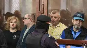 Суд приговорил трех генералов МВД из Петербурга к срокам от 10,5 до 12 лет за взятки