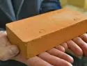 На тульском заводе строительных материалов зарплату выдают кирпичом