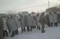 В Башкирии задержали людей, поддержавших активиста движения за сохранение горы Куштау (ВИДЕО)