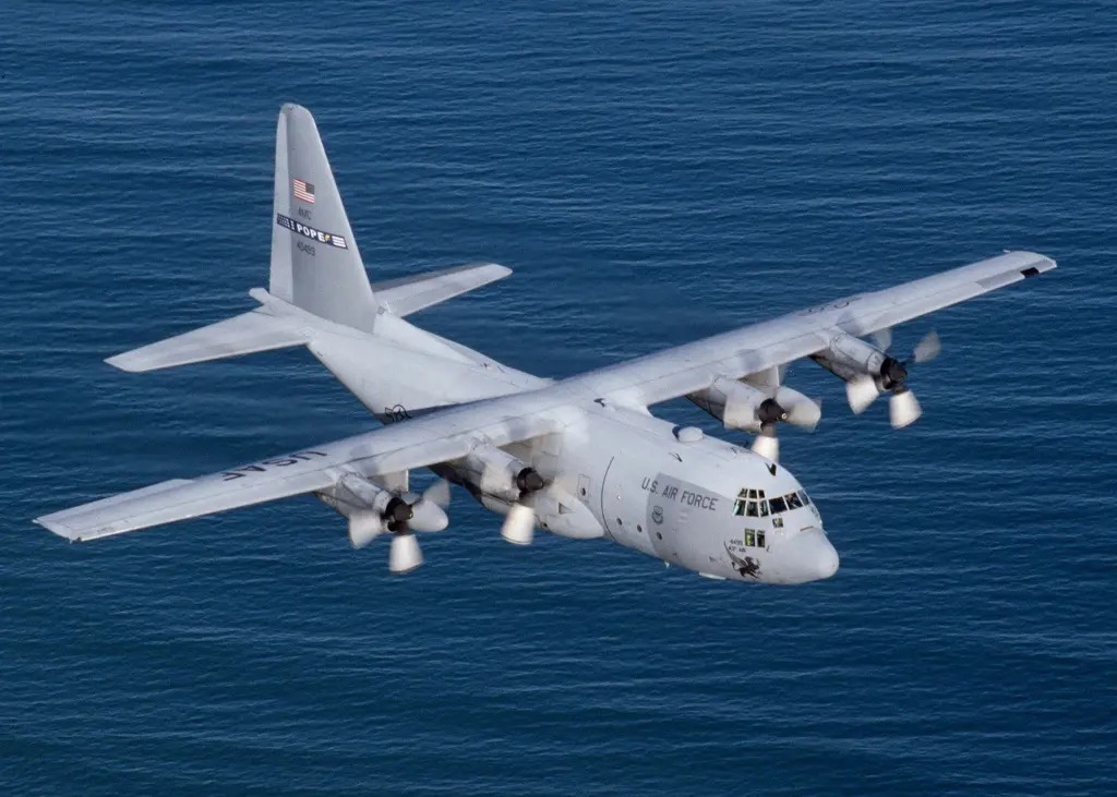 самолёт Lockheed C-130 Hercules