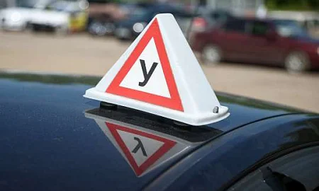 Сотрудник ГИБДД с купленными правами из ЯНАО принимал экзамены по вождению