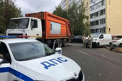 семье девочки, погибшей под мусоровозом, нужно ₽80 тыс на перевозку тела в родной город - Сайт Газеты «Совершенно Секретно»