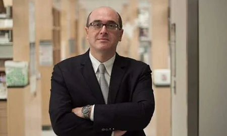 И химики, и лирики. Минюст внёс в реестр иноагентов Александра Кабанова