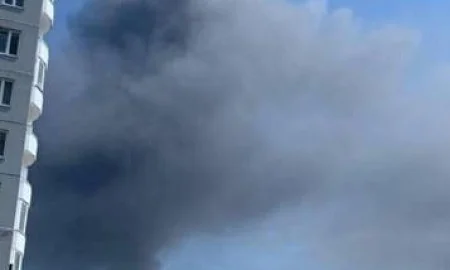 Беспилотник упал на территории Тюменского НПЗ, начался мощный пожар