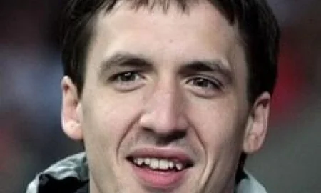 Актёру Артуру Смольянинову* заочно дали 8 лет колонии по делу о фейках про армию