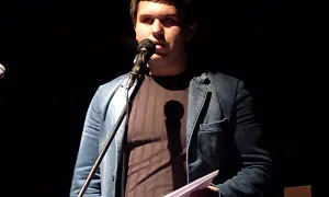 Поэт в России больше не поэт?