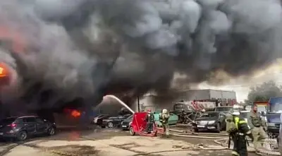 в помещении есть нефтепродукты: в питере на нефтебазе «ручьи» загорелся ангар (видео) - Сайт Газеты «Совершенно Секретно»