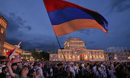 Полиция Армении задержала трёх членов избиркомов в день выборов