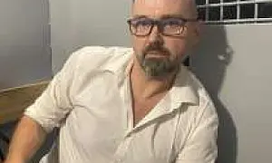 Бывшего мэра Архангельска избила и задержала полиция, когда он шёл на православную выставку (ВИДЕО)