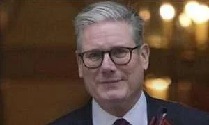 Стармер собирается покинуть пост премьера Британии: причины и последствия