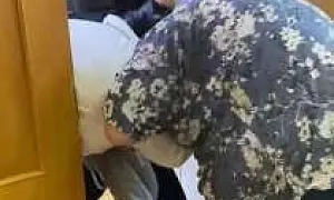 «Поедешь в свой хохлостан»: в подмосковной школе педагог подралась с мамой своей ученицы и её сестрой (ВИДЕО)