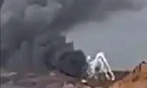 Небоевые потери: в Севастополе сгорел военный самолёт после взрыва боекомплекта (ВИДЕО)