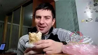 таджику, плевавшему покупателям в шаурму, подмосковный суд оставил действующую лицензию на торговлю - Сайт Газеты «Совершенно Секретно»