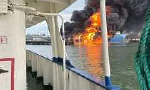 Паром, поврежденный в результате атаки ВСУ, затонул в акватории порта 