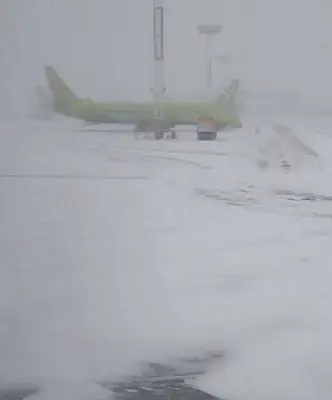 в аэропортах внуково, домодедово и шереметьево задерживают вылет 75 рейсов (видео) - Сайт Газеты «Совершенно Секретно»