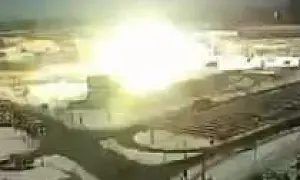 В Москве при рытье траншеи для прокладки кабеля произошел взрыв (ВИДЕО)