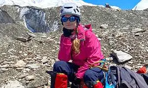 Погибла застрявшая на самой опасной горе Киргизии российская альпинистка