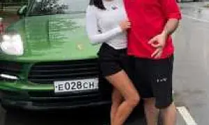 В Череповце жена хоккеиста, ехавшая на Porsche, сбила пятиклассницу на пешеходном переходе (ВИДЕО)