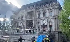 Мигранты заселились в подмосковный особняк беглого олигарха и сожгли его