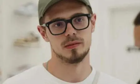 Признанный экстремистом блогер Никита Ефремов* получил иск на 11 млн рублей