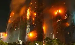 Смертоносный пожар в ЖК в Гонконге из-за халатности застройщика: 55 погибших, сотни пропавших без вести