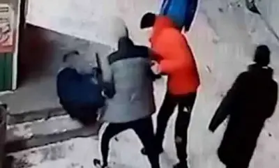 появились кадры с нападением членов опг «саплёвские» на офицера мвд в кальянной (видео) - Сайт Газеты «Совершенно Секретно»