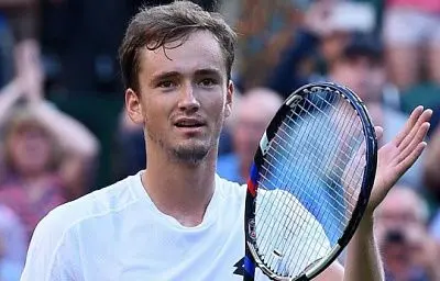 медведев проиграл на «ролан гаррос» циципасу - Сайт Газеты «Совершенно Секретно»